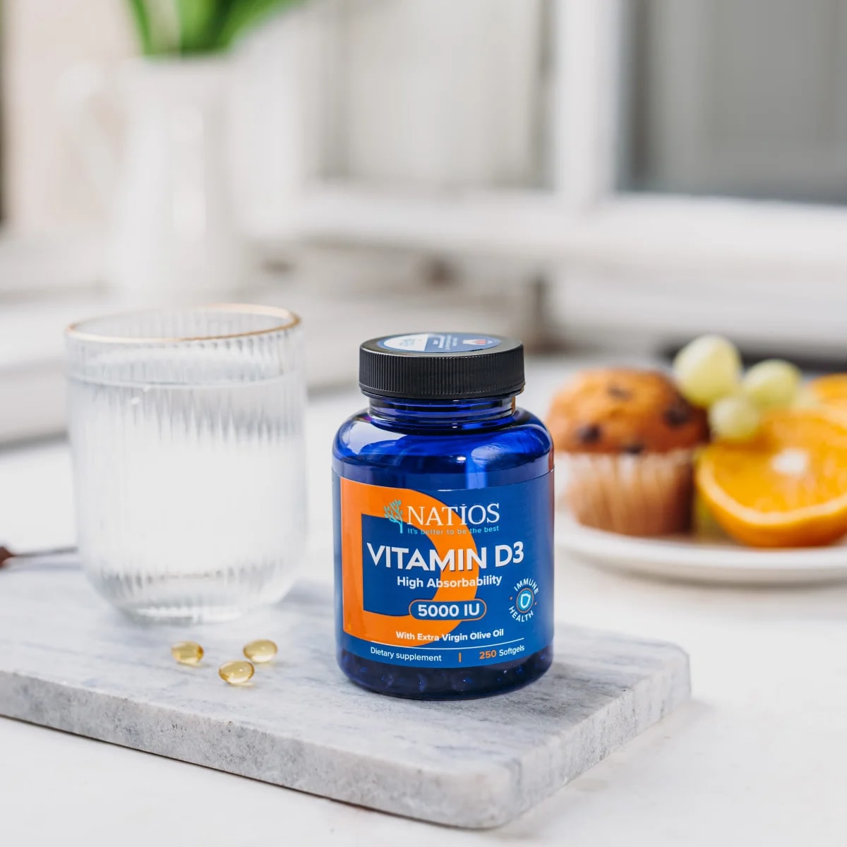 NATIOS_Vitamin_D3,_Vysoce_vstřebatelný,_5000_IU,_250_softgel_kapslí_(s_olivovým_olejem)