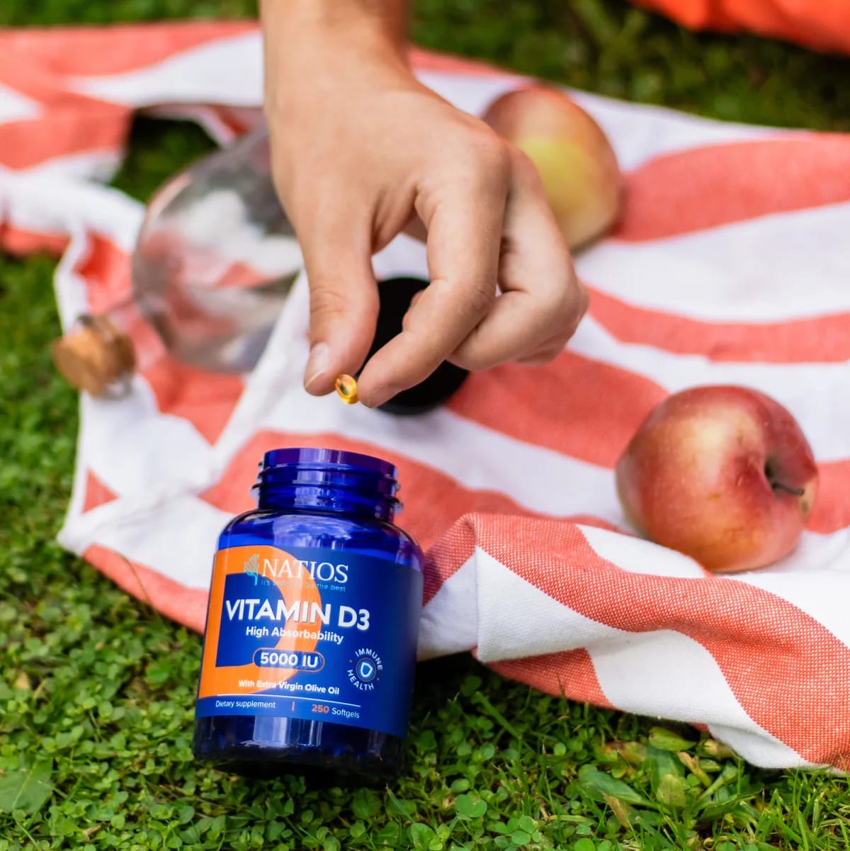 NATIOS_Vitamin_D3,_Vysoce_vstřebatelný,_5000_IU,_250_softgel_kapslí_(s_olivovým_olejem)