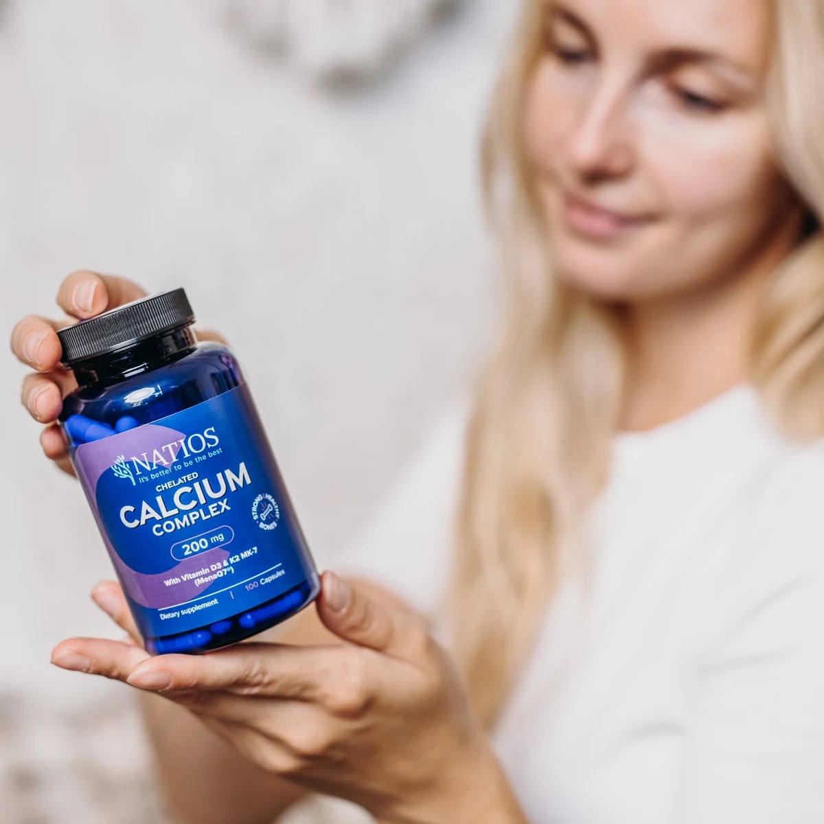 NATIOS_Chelated_Calcium_Complex,_Vápník_s_vitamíny_D3_a_K2_MK-7,_200_mg,_100_kapslí