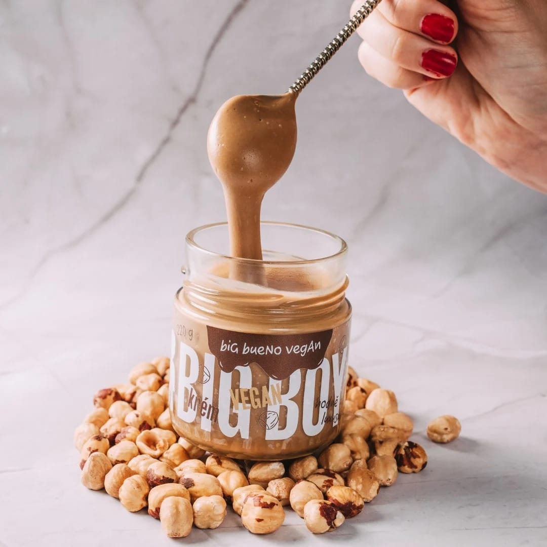 BIG_BOY_Big_Bueno_VEGAN_-_Jemný_lískový_krém_s_kokosovým_mlékem_a_cukrem,_220_g