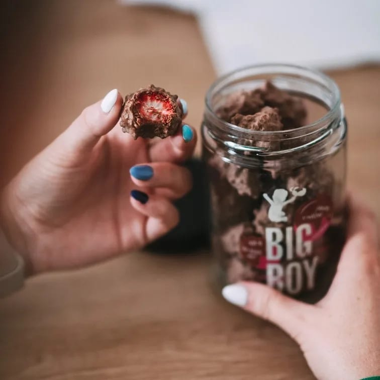 BIG_BOY_Jahody_v_mléčné_čokoládě,_120_g,_by_@kamilasikl