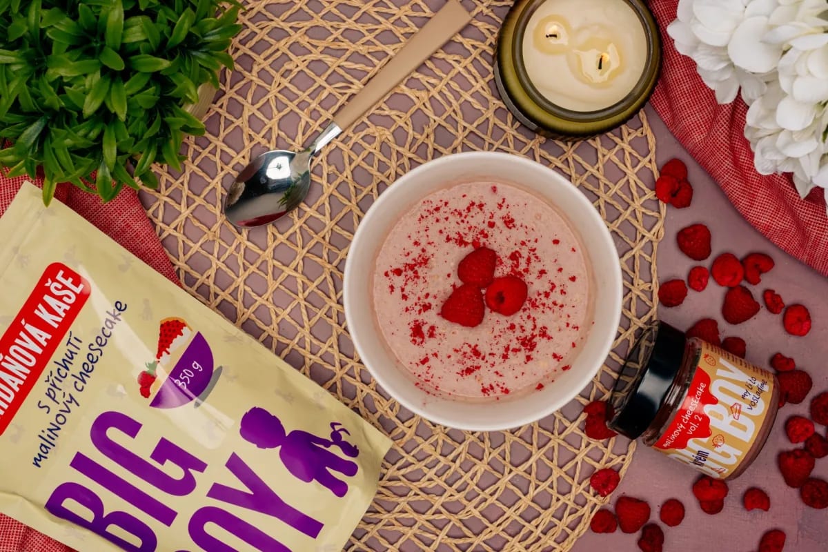 BIG_BOY_Kaše_malinový_cheesecake,_350_g,_Eko_varianta