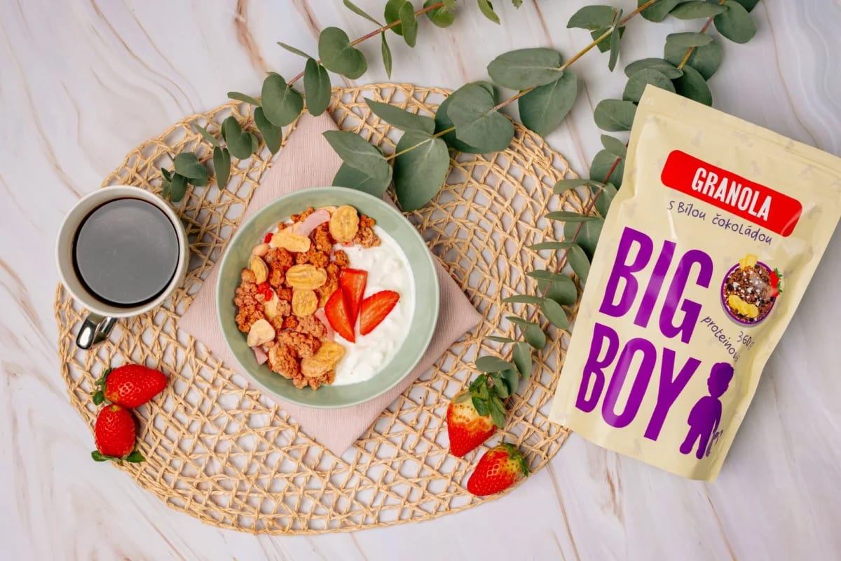 BIG_BOY_Proteinová_granola_s_bílou_čokoládou,_360_g,_Eko_varianta,_by_@kamilasikl