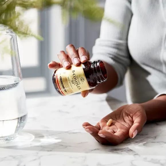 Solgar_B-Complex_50,_100_rostlinných_kapslí