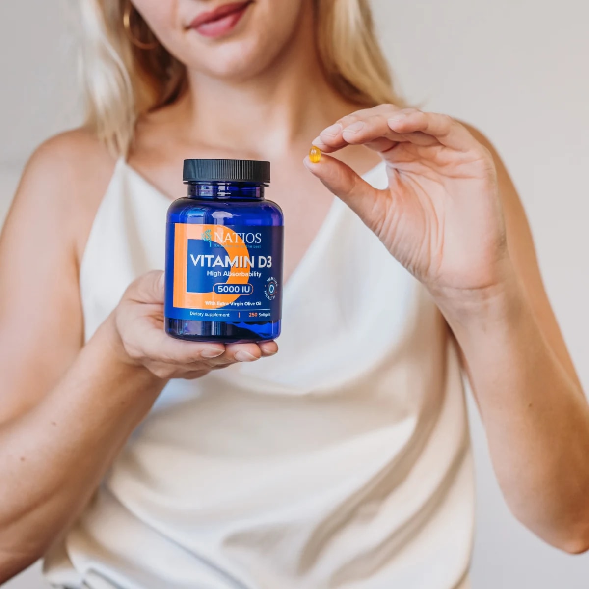 NATIOS_Vitamin_D3,_Vysoce_vstřebatelný,_5000_IU,_250_softgel_kapslí_(s_olivovým_olejem)