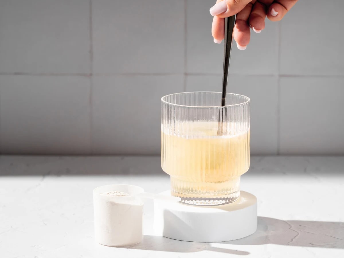 NATIOS_Premium_Preworkout_bez_kofeinu,_Tropické_ovoce,_420_g