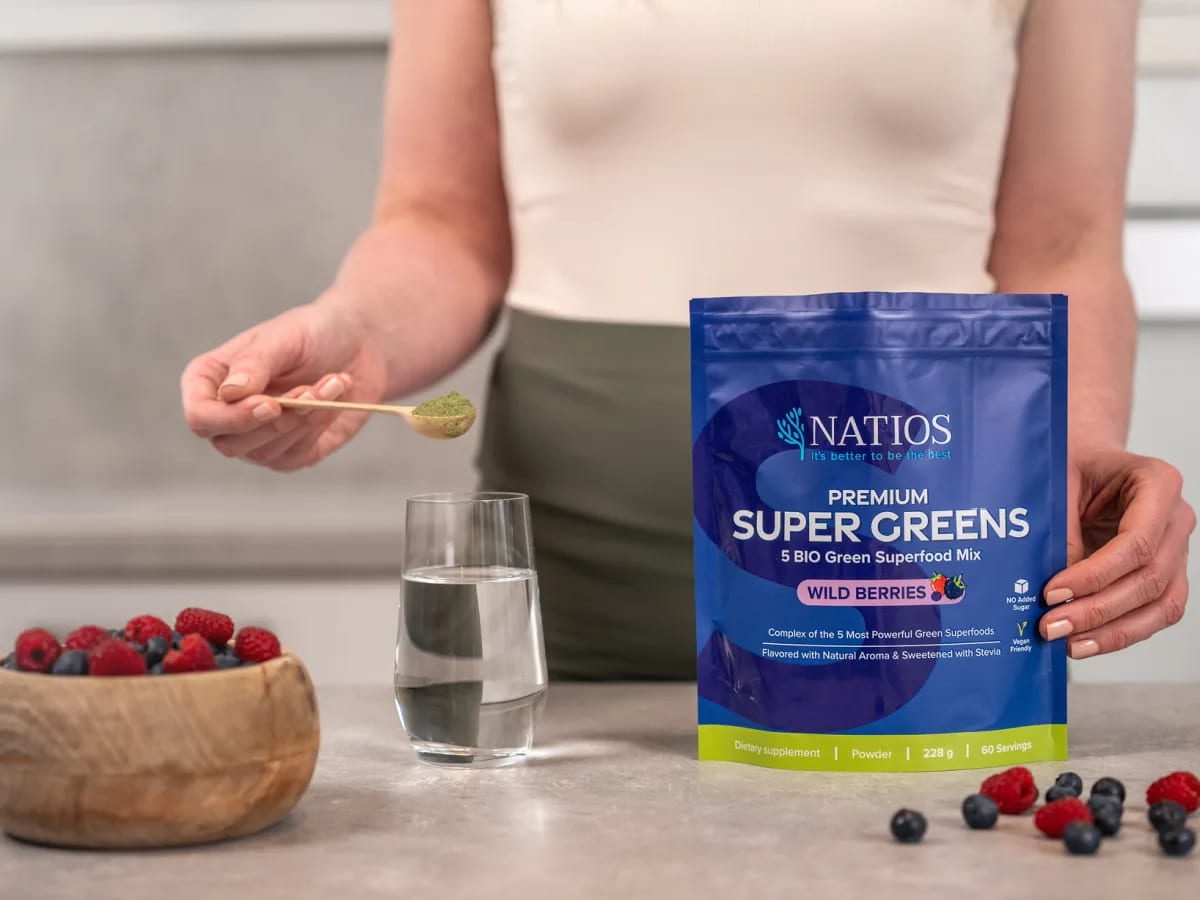 NATIOS_Premium_Super_Greens,_Lesní_ovoce,_228_g