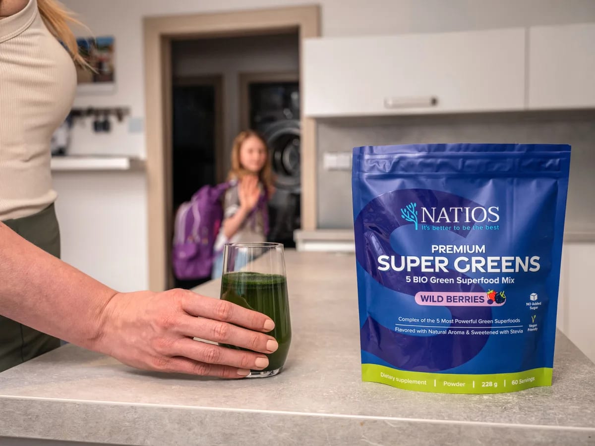 NATIOS_Premium_Super_Greens,_Lesní_ovoce,_228_g