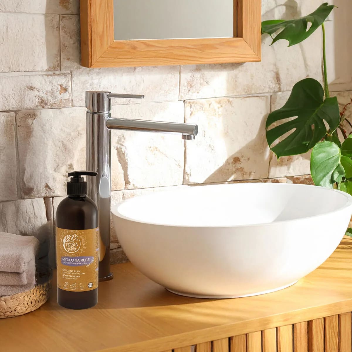 Tierra_Verde_Tekuté_mýdlo_na_ruce_s_vůní_BIO_mateřídoušky,_290_ml