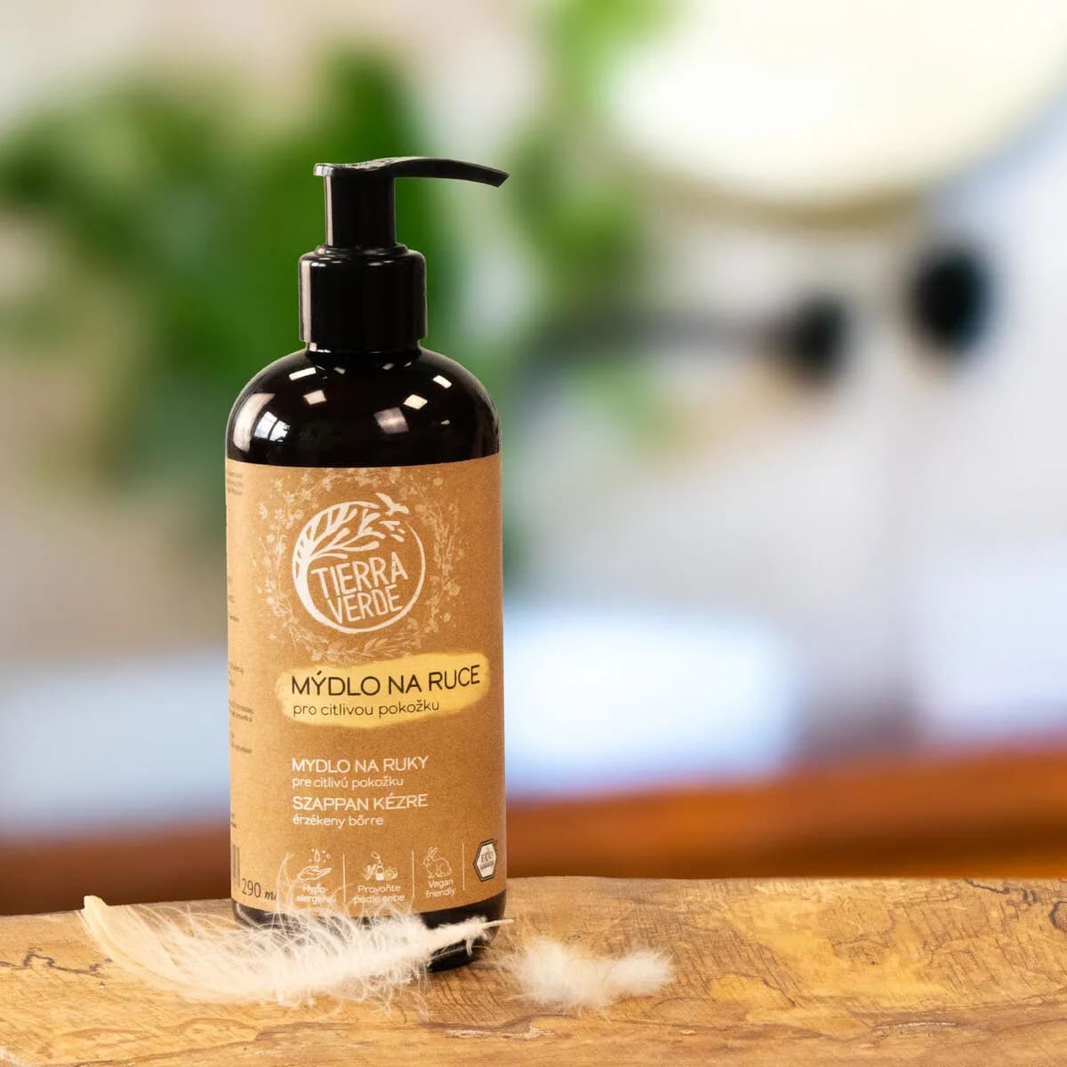Tierra_Verde_Tekuté_mýdlo_na_ruce_pro_citlivou_pokožku,_290_ml