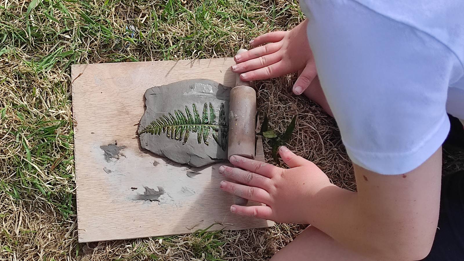 Ysgol Llanarth Workshop 4 — Painting & clay artefact creation