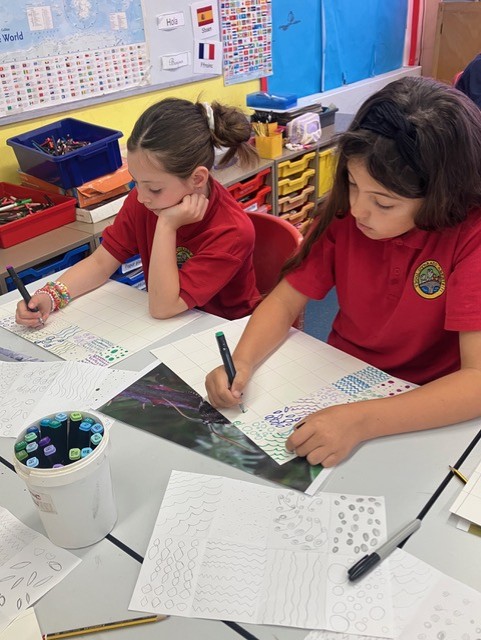 Colouring in pattern grid