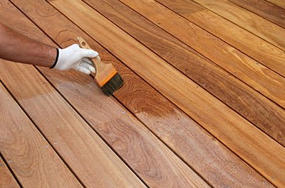 Comment nettoyer une terrasse bois, pavés …? - HP Concept