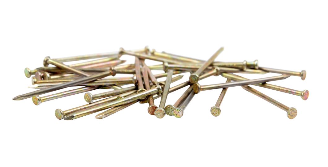 Clous en laiton pour bardage bois