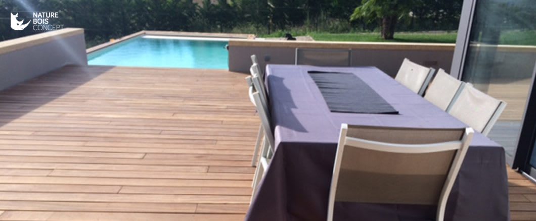 terrasse et bord de piscine salle à manger extérieur