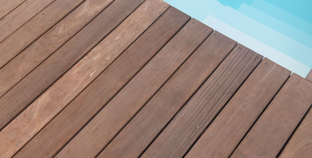 Terrasse en bois exotique Cumaru tour de piscine