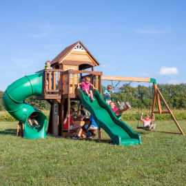 Aire de jeux en bois avec balançoire, toboggan et tour de guet - Cedar