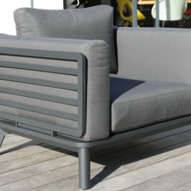 Salon bas de jardin aluminium avec coussins (canapé + 2 fauteuils + table basse carrée) - Moss - 5 places