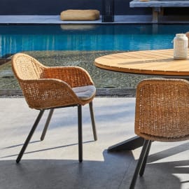 Fauteuil de jardin acier époxy et résine tressée - Tornado - Coussin écru - Vue d'ensemble