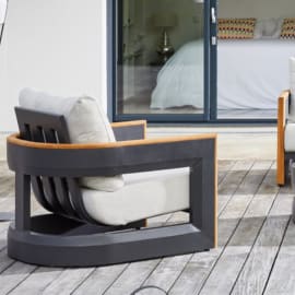 Fauteuil bas de jardin aluminium finition Teck et tissu - Cognac - Châssis graphite et coussins écru - Vue d'ensemble