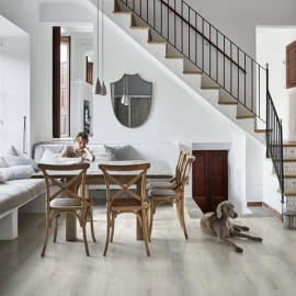 Parquet sol vinyle click SPC LVT - CREMELLO - Ép.5 mm x l.228 mm x L.1220 mm - KAHRS - Paquet de 2,5 m²en situation