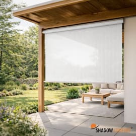 Store enrouleur vertical perm&eacute;able avec manivelle - l.1,48 x H.2,4 m - Shadow Comfort situation1