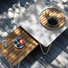 Table basse Inox/Alu - Riva - L.80 x l.80 x H.30 cm avec l'autre table bas Riva en Teck