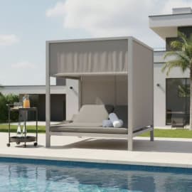Lit de soleil double avec rideaux coulissants - Leather sur une terrasse