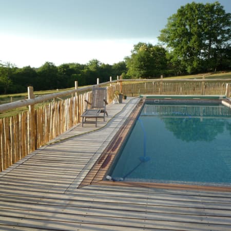 Ganivelle en bois fendu ch&acirc;taignier 5x1,50m - &Eacute;cart 4-5cm - Tour de piscine