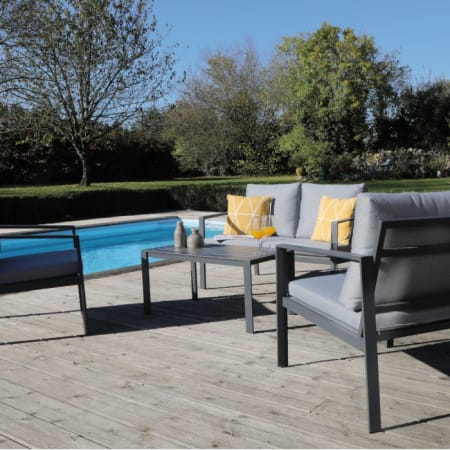 Ensemble Salon de Jardin en Aluminium Marlo - Canapé 2 places, 2 fauteuils et 1 table basse rectangulaire - graphite/gris Ensemble Salon de Jardin en Aluminium Marlo - Canapé 2 places, 2 fauteuils et 1 table basse rectangulaire - graphite/gris