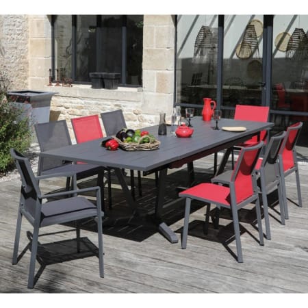 chaises Delia grises et rouges