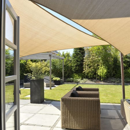 Voile d'ombrage Coolfit Triangle - 3,6 x 3,6 x 3,6 m - Nesling - 9 coloris Voile d'ombrage Coolfit Triangle - 3,6 x 3,6 x 3,6 m - Nesling - 9 coloris