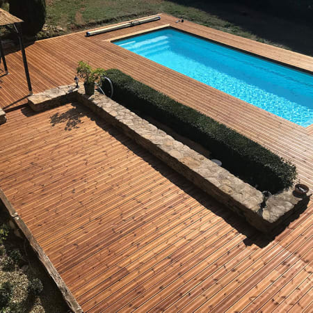 Kit terrasse complet - PIN BRUN - AB STRIÉ - Ep.27 mm x l.145 mm - L.3 m - À partir de 10 m² Kit terrasse complet - PIN BRUN - AB STRIÉ - Ep.27 mm x l.145 mm - L.3 m - À partir de 10 m²