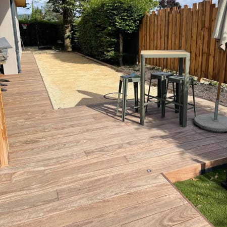 Kit terrasse - CUMARU - 5 à 60 m² (comprenant lames L.1,25m / Ep.21mm / l.145mm, lambourdes et visserie) Kit terrasse - CUMARU - 5 à 60 m² (comprenant lames L.1,25m / Ep.21mm / l.145mm, lambourdes et visserie)
