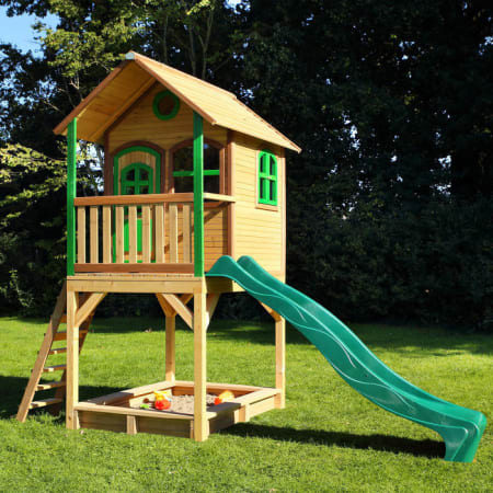 Cabane en bois avec bac à sable et toboggan pour enfant - Sarah Cabane en bois avec bac à sable et toboggan pour enfant - Sarah