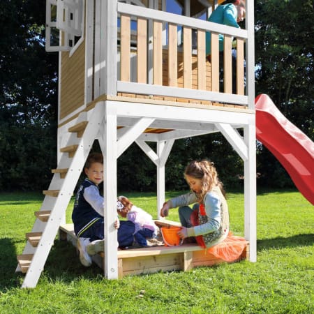 Cabane en bois avec bac à sable et toboggan pour enfant - Sarah Cabane en bois avec bac à sable et toboggan pour enfant - Sarah