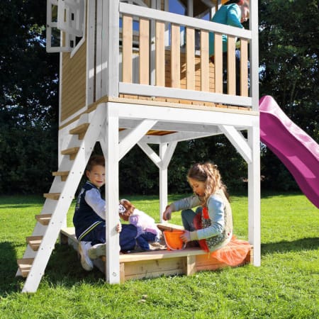 Cabane en bois avec bac à sable et toboggan pour enfant - Sarah Cabane en bois avec bac à sable et toboggan pour enfant - Sarah