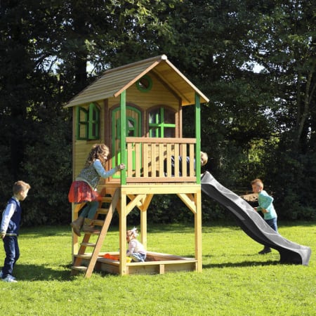 Cabane en bois avec bac à sable et toboggan pour enfant - Sarah Cabane en bois avec bac à sable et toboggan pour enfant - Sarah