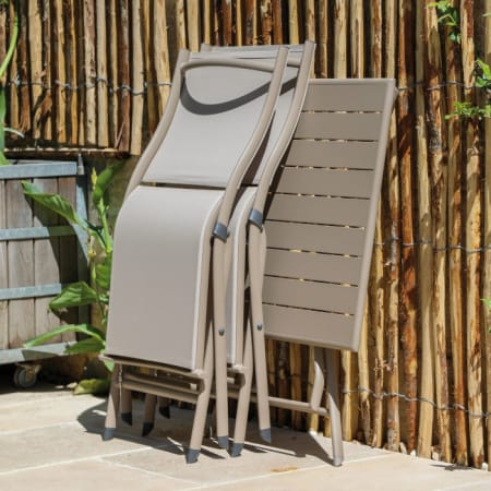 Table de jardin pliante aluminium - Globe - L.70 x l.70 cm - 2 personnes - sand - Théma pliées Table de jardin pliante aluminium - Globe - L.70 x l.70 cm - 2 personnes - sand - Théma pliées