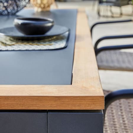 Table de jardin alu plateau céramique Kedra® bords Teck FSC® - Torino - L.192 x l.102 cm - 6/8 personnes - Zoom bords Teck Table de jardin alu plateau céramique Kedra® bords Teck FSC® - Torino - L.192 x l.102 cm - 6/8 personnes - Zoom bords Teck