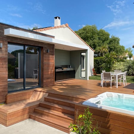 Kit terrasse complet - CABREUVA - Ep.21 mm x l.145 mm - L.1,55 m - À partir de 10 m² Kit terrasse complet - CABREUVA - Ep.21 mm x l.145 mm - L.1,55 m - À partir de 10 m²