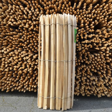 Ganivelle en Châtaignier Refendu - H.1,20 x L.10 m - écart 7/8 cm Ganivelle en Châtaignier Refendu - H.1,20 x L.10 m - écart 7/8 cm