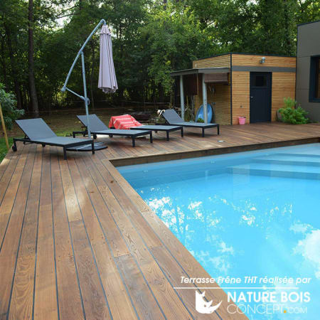 r&eacute;alisation terrasse autour piscine en frene tht