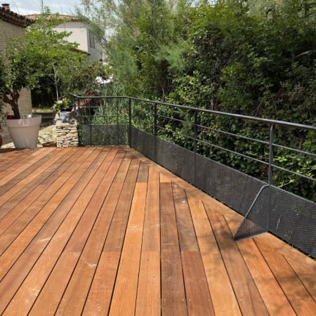 Lame terrasse bois exotique - ITAUBA - LISSE - Ep.21 mm / l.145 mm - Grandes longueurs