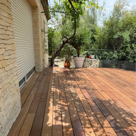 Lame terrasse bois exotique - ITAUBA - LISSE - Ep.21 mm / l.145 mm - Grandes longueurs