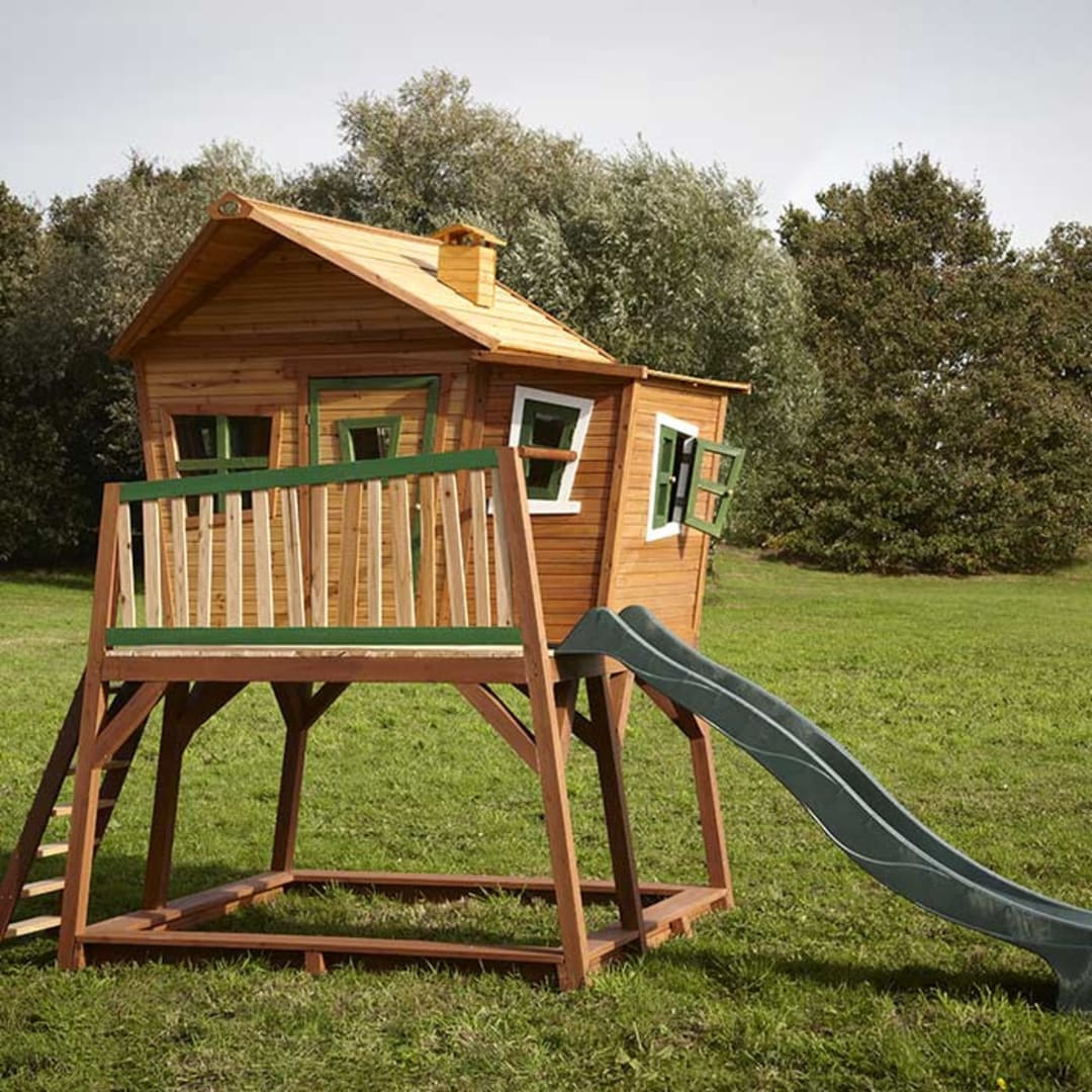 cabane haute en bois et toboggan pour enfant modele max par axi