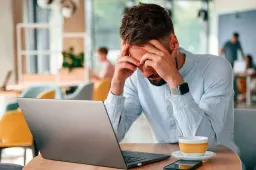 Vitamina B12: 8 segnali di carenza