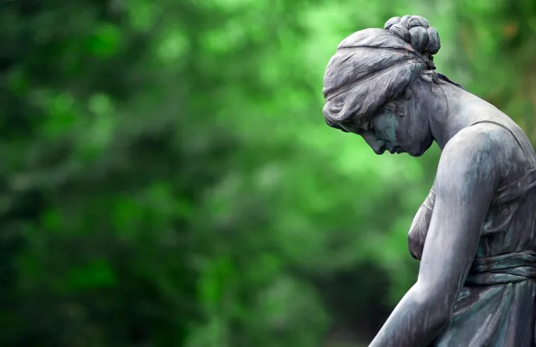 La malinconia: statua