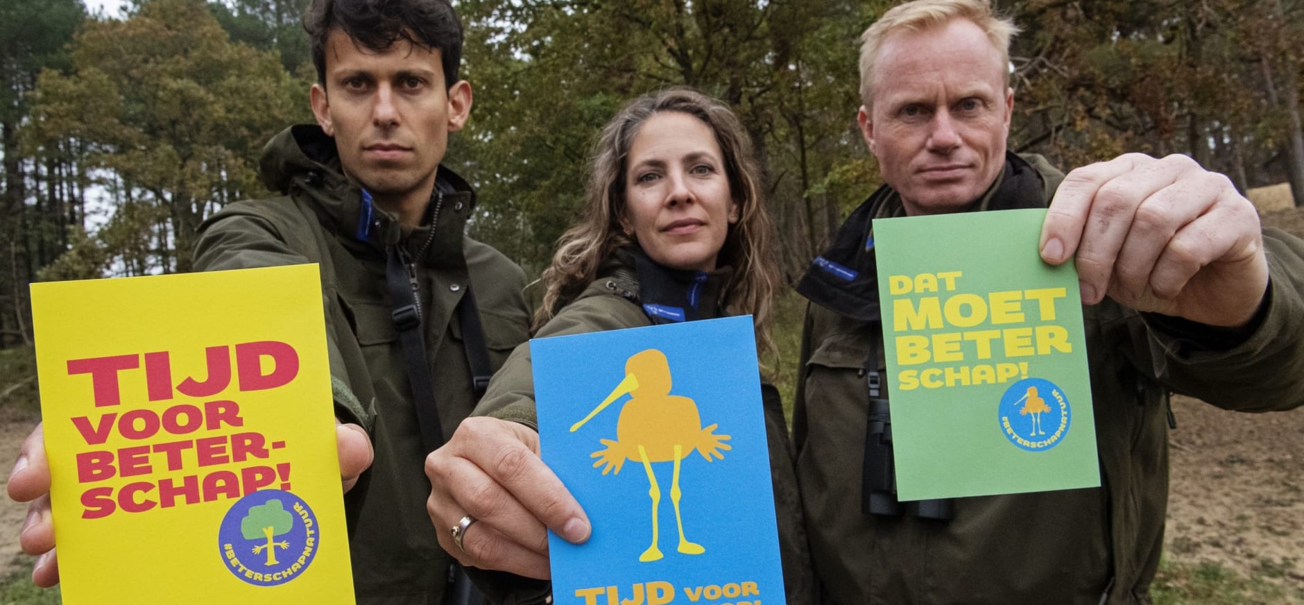 Boswachters laten beterschapskaarten voor de natuur zien