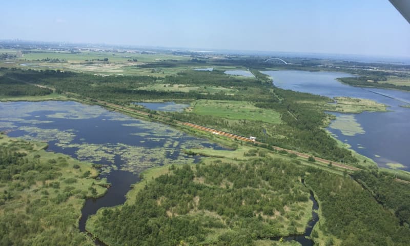 Naardermeer met trein - luchtfoto